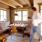 Alpendorf Anno Dazumal * Tux