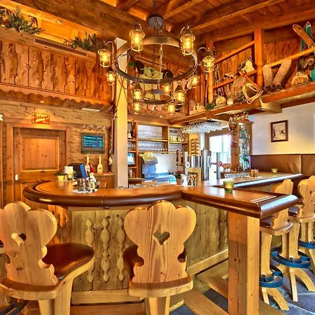 Chalet Alpendorf Anno Dazumal Tux