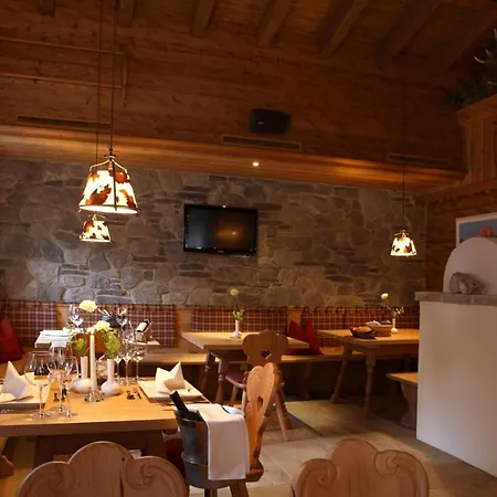 阿尔盆多夫安诺达祖马尔度假屋 图克斯