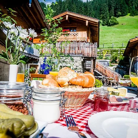 阿尔盆多夫安诺达祖马尔度假屋 图克斯