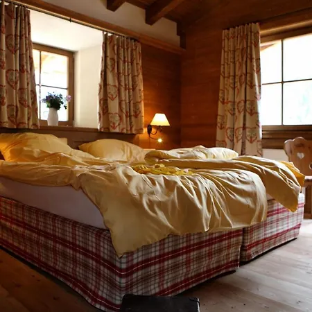 阿尔盆多夫安诺达祖马尔度假屋 图克斯