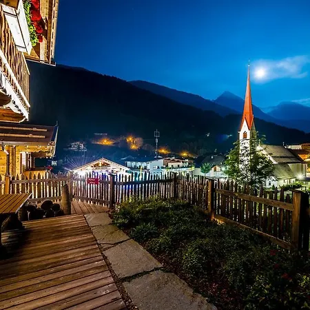 阿尔盆多夫安诺达祖马尔度假屋 图克斯