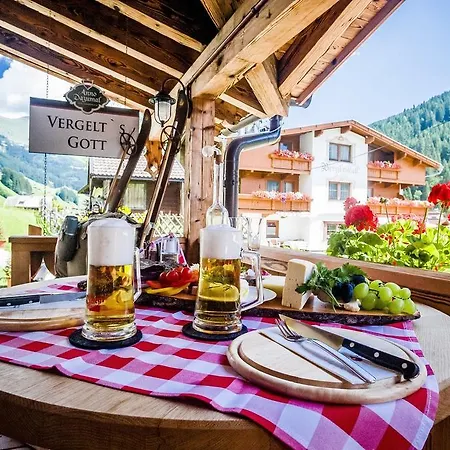 Alpendorf Anno Dazumal Chalet